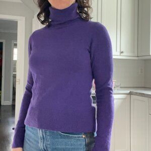 Bloomingdale's Cropped Cashmere Turtleneck, color purple, size Small